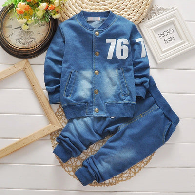 Traje Casual de Mezclilla con Manga Larga para Niños - Image 4