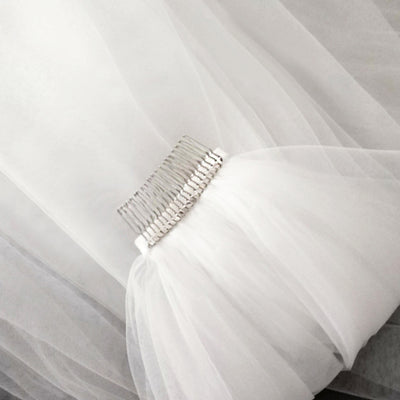 Velo de Novia Corto Dos Capas con Peineta Metálica Blanco - Image 5