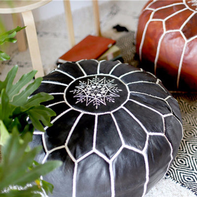 Futon Marroquí de Cuero Genuino con Bordado Artesanal en Piel de Oveja - Image 12