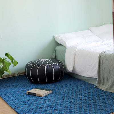 Futon Marroquí de Cuero Genuino con Bordado Artesanal en Piel de Oveja - Image 4