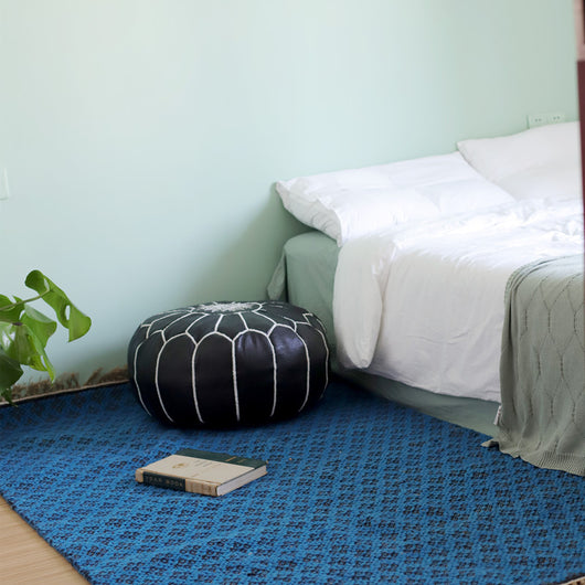 Futon Marroquí de Cuero Genuino con Bordado Artesanal en Piel de Oveja - Image 4