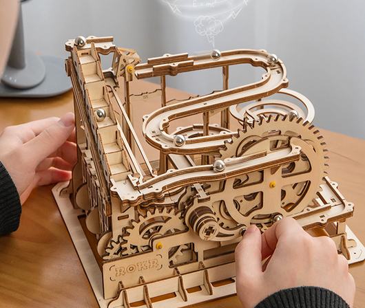 Modelo de Transmisión Mecánica en Madera - Image 2