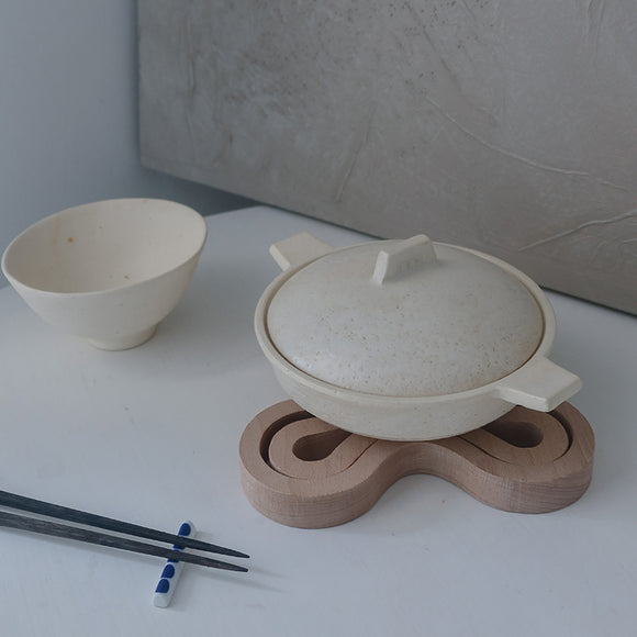 Salvamanteles Nórdico de Madera Maciza - Aislante Térmico Diseño Premium