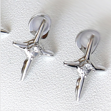 Pendientes de Cruz con Brillantes, Diseño Sencillo y Elegante - Image 6