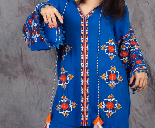 Blusa Vestido con Mangas Acampanadas y Detalles Bordados - Image 9