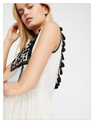 Vestido Bohemio sin Mangas con Bordado Floral y Flecos - Image 9