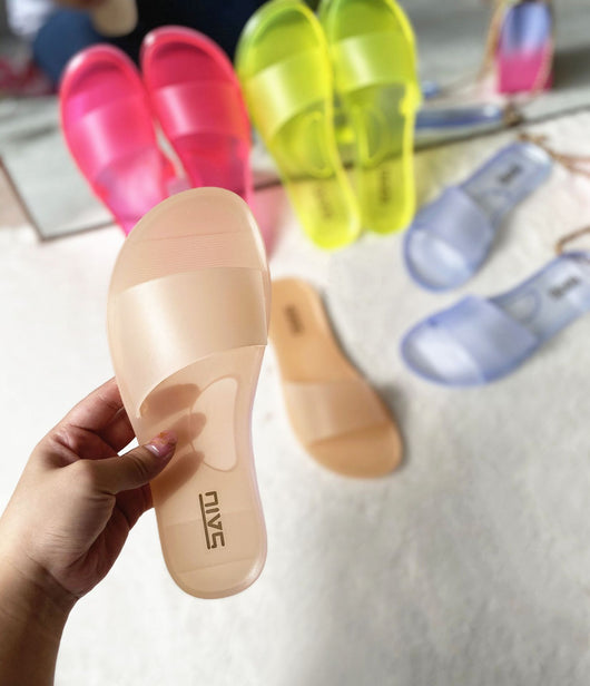 Sandalias y Pantuflas de Cristal Transparente con Tacón Plano - Image 9