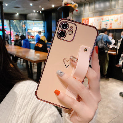 Funda Protectora Chapada en Oro con Pulsera para iPhone 12, 11Pro, XS Max, 7, 8Plus - Image 3