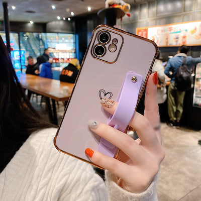 Funda Protectora Chapada en Oro con Pulsera para iPhone 12, 11Pro, XS Max, 7, 8Plus - Image 4