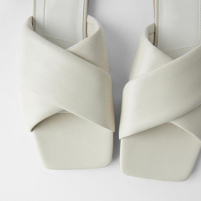 Sandalias Planas Acolchadas en Piel de Becerro Nude - Image 8