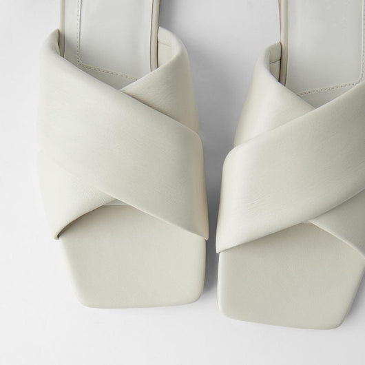 Sandalias Planas Acolchadas en Piel de Becerro Nude - Image 8