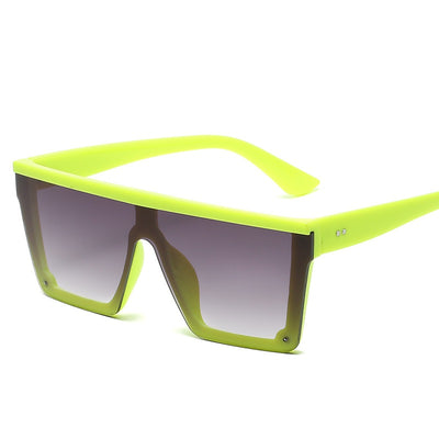 Oversize flat-top sunglasses with brown gradient lenses and a brown frame featuring a subtle leopard print. - Image 12
