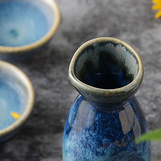 Juego de Sake Japonés Vintage - Botella de Cerámica con 4 Copas de Vidrio para Bar - Image 11