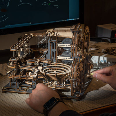 Puzzle 3D Madera Robotime ROKR Ciudad Nocturna - Juego de Construcción - Image 8