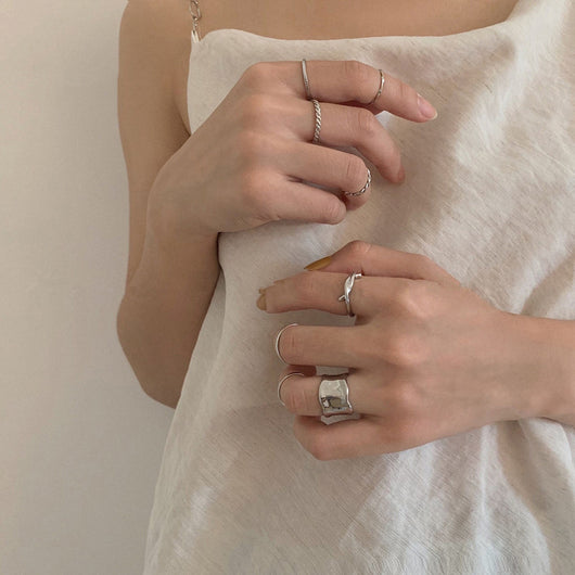 Set de 8 Anillos Minimalistas para Mujer - Diseño Trendy y Versátil - Image 7