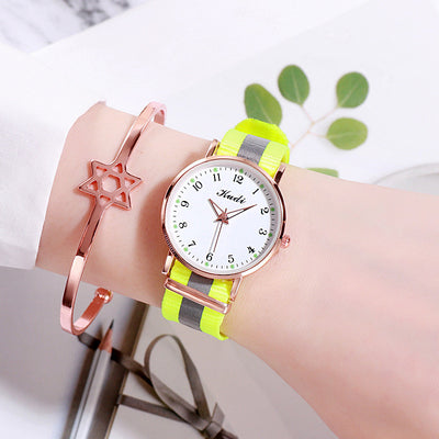 Reloj Casual para Mujer con Cielo Estrellado Luminoso y Correa Arcoíris - Image 16
