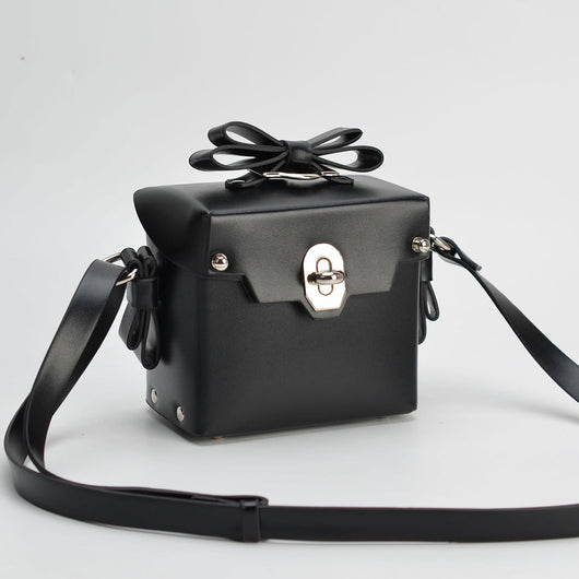 Bolso de Hombro Cuadrado Retro con Moño 3D y Remaches - Image 15