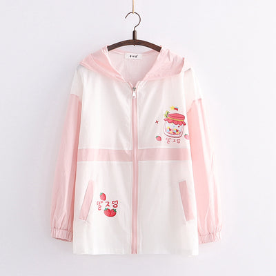 Chamarra Hoodie Estilo Universitario con Estampado de Fresas y Protección Solar - Image 2