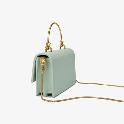 Billetera Metálica para Mujer con Asa de Muñeca - Image 3