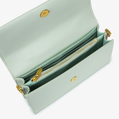 Billetera Metálica para Mujer con Asa de Muñeca - Image 4