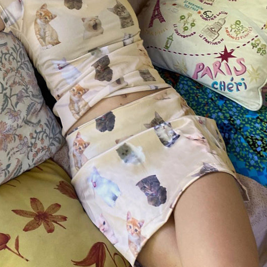 Falda Línea A con Estampado de Gatos - Efecto Reductor - Image 2