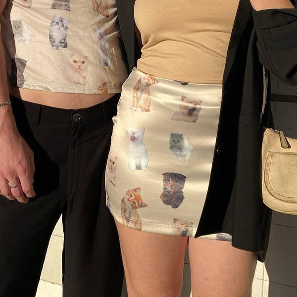 Falda Línea A con Estampado de Gatos - Efecto Reductor