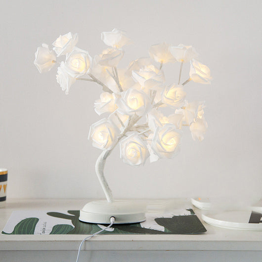 Lámpara de Mesa Decorativa con Bolas de Algodón - USB y Batería - Image 7