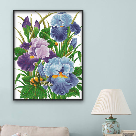 Cuadro de Bordado Artesanal con Patrón de Flores Iris - Image 3