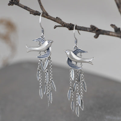 Aretes de Plata S925 Diseño Retro Minimalista con Borla Larga y Golondrina Literaria - Image 3