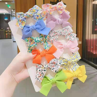 Clip de Lazo Floral para Niñas con Diseño de Flequillo - Image 3
