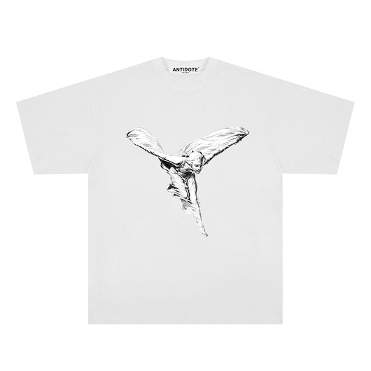 Camiseta Manga Corta con Estatuilla Dorada e Impresión de Ángel - Image 7