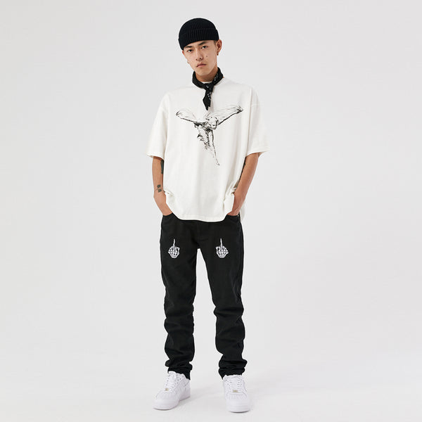Camiseta Manga Corta con Estatuilla Dorada e Impresión de Ángel