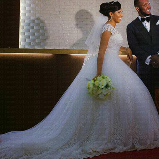 Vestido de Novia Blanco de Encaje con Cola Tallas Grandes Manga Corta - Image 3