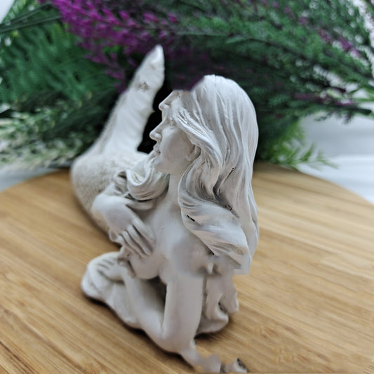 Escultura de Sirena en Resina - Figura Decorativa Vintage para Hogar y Oficina