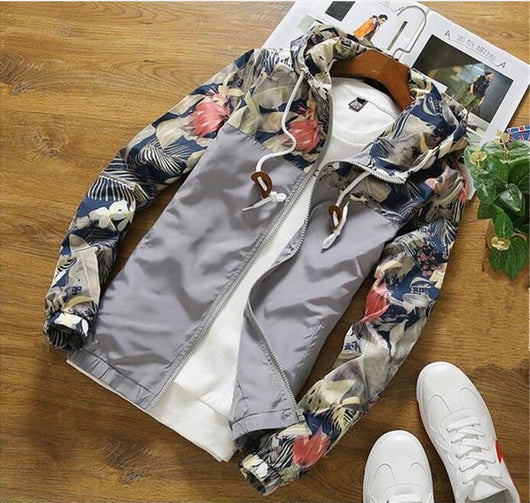 Chaqueta Deportiva Camuflada con Capucha y Detalles en Contraste - Image 19