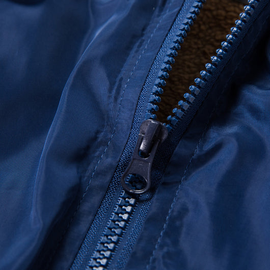 Chaqueta Deportiva Camuflada con Capucha y Detalles en Contraste - Image 24