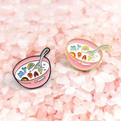 Broche Decorativo Cuenco de Leche con Gotitas - Diseño Adorable y Alegre - Image 8