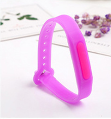 Pulsera Repelente de Mosquitos con Luz LED para Niños - Brazalete Antimosquitos Infantil Multicolor - Image 11