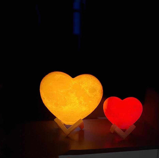 Luz Nocturna Romántica con Forma de Corazón y Luna para San Valentín