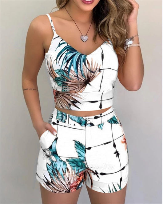 Conjunto de Dos Piezas con Tirantes Ajustados, Escote V y Shorts Cropped - Image 4