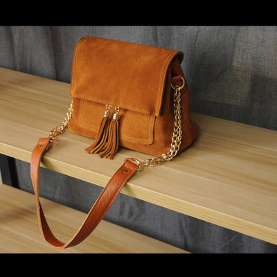 Bolso Crossbody de Cuero con Solapa Plegable y Dije Borla - Image 6