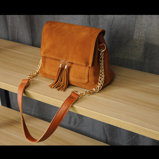 Bolso Crossbody de Cuero con Solapa Plegable y Dije Borla