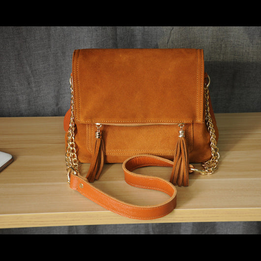 Bolso Crossbody de Cuero con Solapa Plegable y Dije Borla - Image 4
