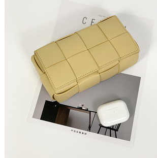 Bolsa Cuadrada Pequeña de Cuero Tejido Púrpura Taro para Cintura - Image 14