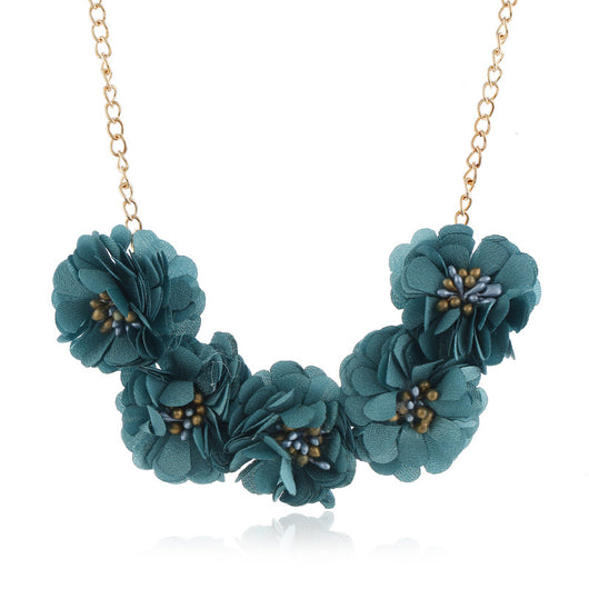 Collar de Flores en Tela - Accesorio Elegante para Mujer - Image 3