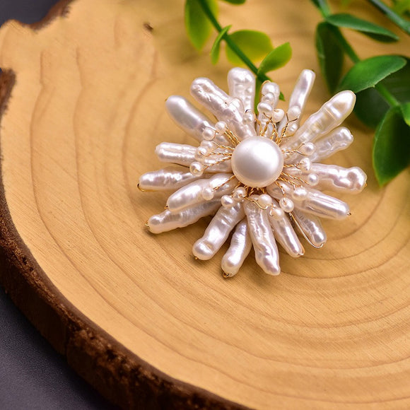 Broche Floral Artesanal para Mujer - Joya Versátil Hecha a Mano