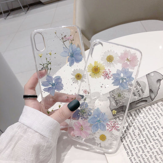 Funda Transparente con Flores Secas Prensadas y Brillo - Protección Elegante - Image 10