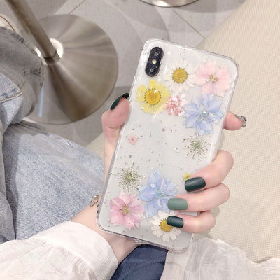 Funda Transparente con Flores Secas Prensadas y Brillo - Protección Elegante - Image 2