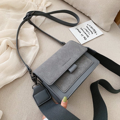Bolsa Retro Cuadrada Super Fire Scrub - Image 15