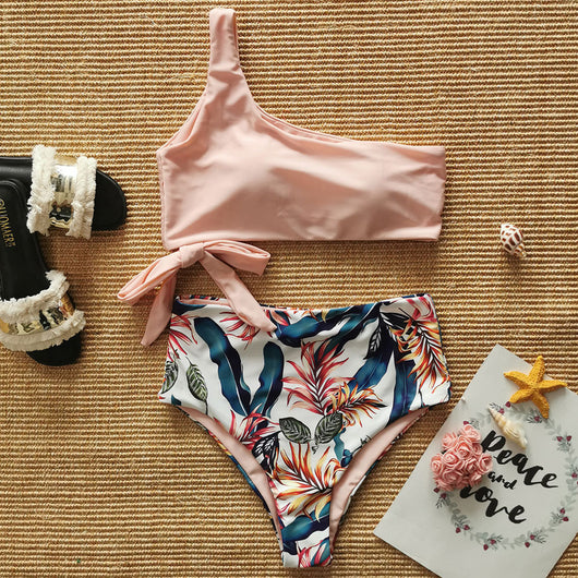 Traje de Baño Asimétrico con Estampado Bikini y Tirante Único - Image 4